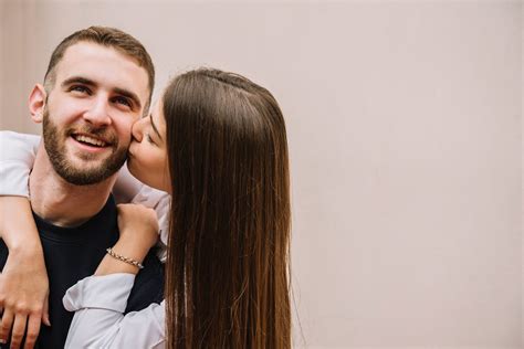 20 cosas que hace una mujer enamorada|20 señales de que una mujer está enamorada de ti